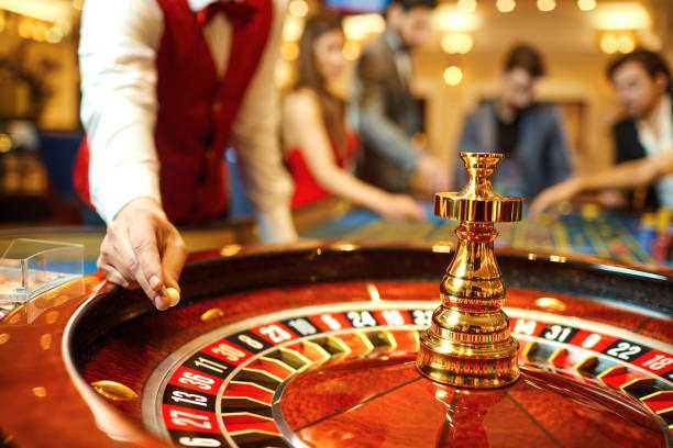 Live dealer table with players